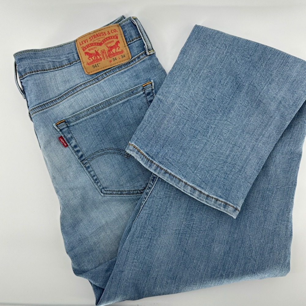 Levi Strauss 541 Athletic Fit Jeans Mens W34 L34 Light to‎ Medium Wash Denim - Picture 4 of 13